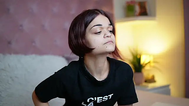 MaiaMini online show from October 27, 2025, 10:03 pm