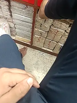 robis12314 online show from November 8, 2025, 1:55 pm