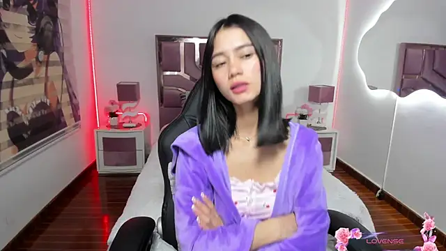 MollyCraft online show from March 11, 2025, 5:46 pm