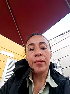 Coeur de luxure online show from April 18, 2026, 1:15 pm