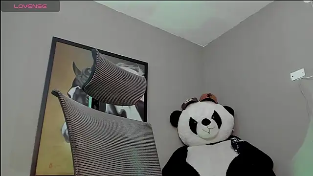 mattiwsmorris  online show from September 12, 2025, 3:34 pm