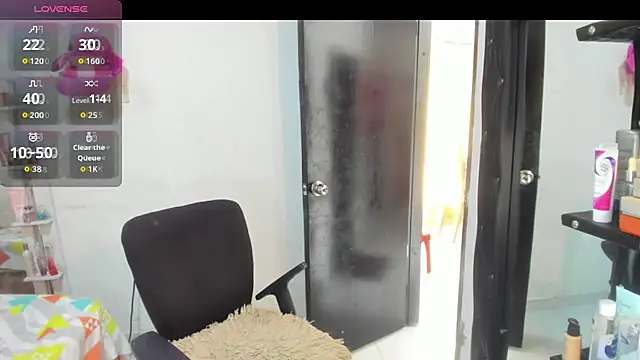 Snapshot of Ladyy_Sweet22 chatting on September 28, 2025, 1:38 pm Ladyy Sweet22 online show from September 28, 2025, 1:38 pm