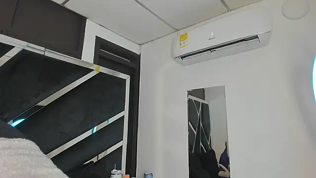 Rubyxht online show from January 9, 2026, 6:42 pm