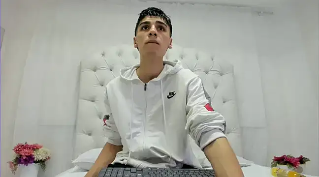 frank jhonsson online show from February 24, 2025, 7:09 pm