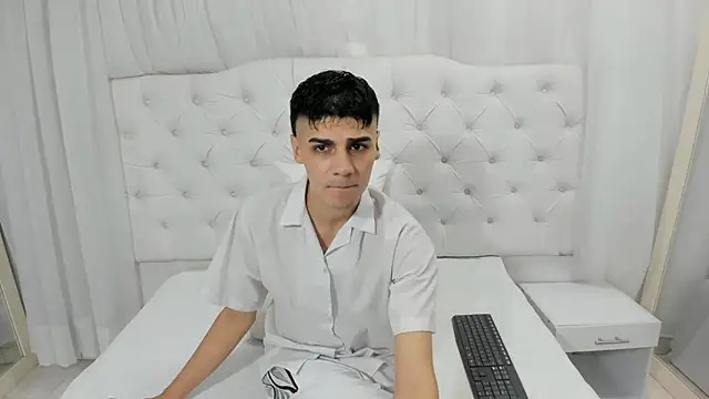 frank jhonsson online show from November 28, 2025, 4:53 pm