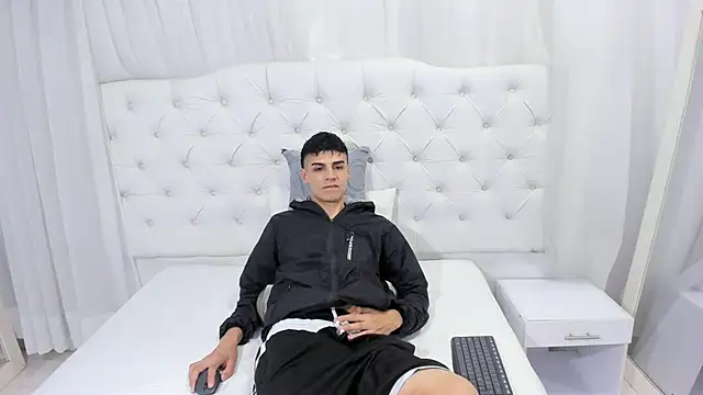 frank jhonsson online show from January 12, 2026, 2:11 pm