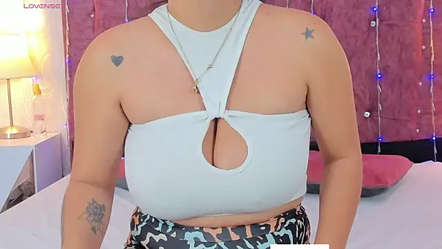 ValentinaGuerra online show from January 15, 2026, 3:33 am