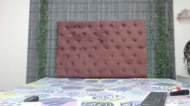 Snapshot of Mia__coluccy chatting on March 13, 2025, 3:33 am Mia  coluccy online show from March 13, 2025, 3:33 am
