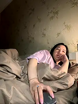 Naughtbaby 2025 online show from October 25, 2025, 11:21 pm