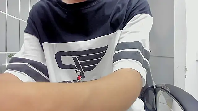 Johann sex online show from September 15, 2025, 4:18 pm