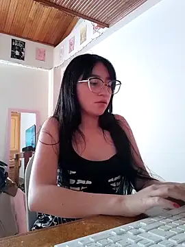 Arielle lov online show from October 8, 2025, 8:39 pm