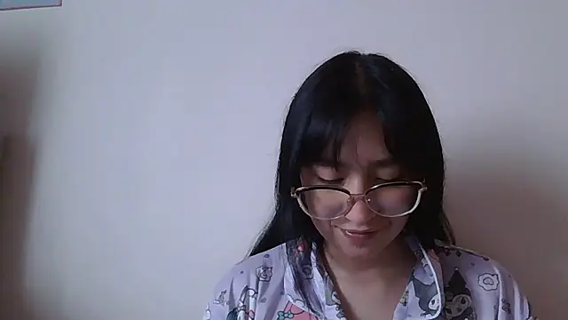 Snapshot of Arielle_lov chatting on January 18, 2026, 5:28 pm Arielle lov online show from January 18, 2026, 5:28 pm