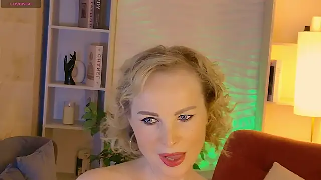 Sandra Kind online show from April 11, 2026, 5:23 am