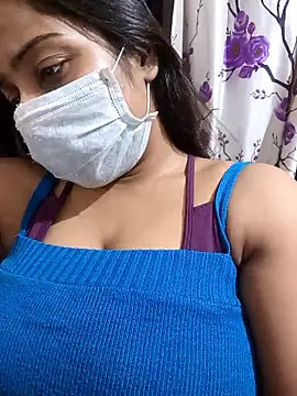 COZY ROZI online show from October 23, 2025, 5:33 pm