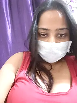 COZY ROZI online show from October 25, 2025, 8:14 pm