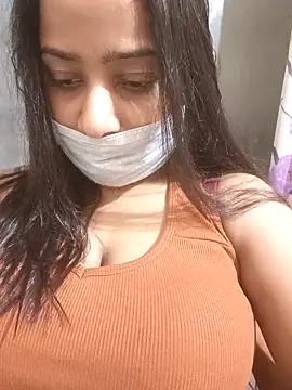 COZY ROZI online show from December 14, 2025, 3:50 pm