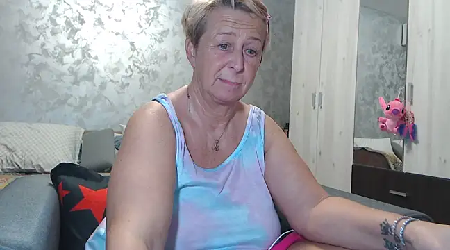 RosesandLillies online show from February 9, 2025, 4:40 pm