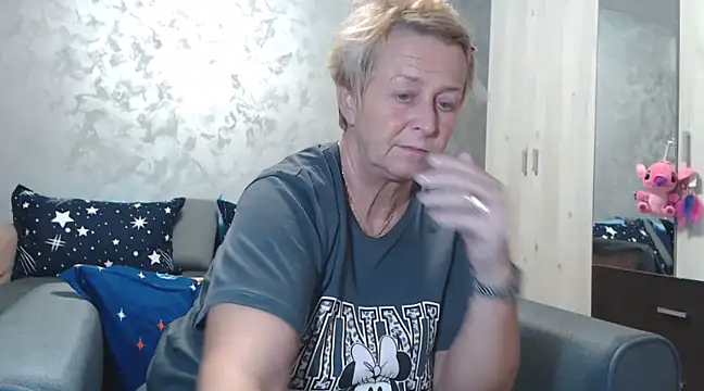 RosesandLillies online show from March 5, 2025, 5:39 pm