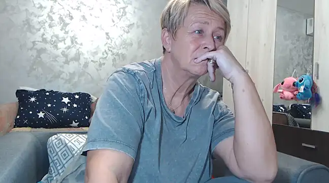 RosesandLillies online show from March 19, 2025, 5:39 pm