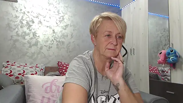 RosesandLillies online show from April 11, 2026, 4:00 pm