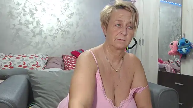 RosesandLillies online show from May 19, 2026, 2:23 pm