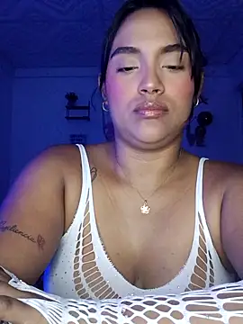 Snapshot of victoria_roussee chatting on February 5, 2026, 5:45 am victoria roussee online show from February 5, 2026, 5:45 am