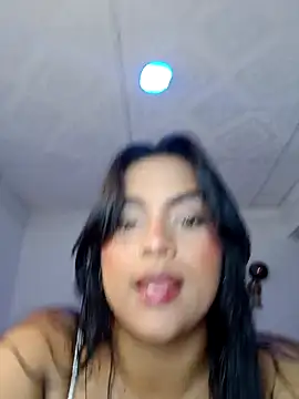 Snapshot of victoria_roussee chatting on February 26, 2026, 7:18 am victoria roussee online show from February 26, 2026, 7:18 am