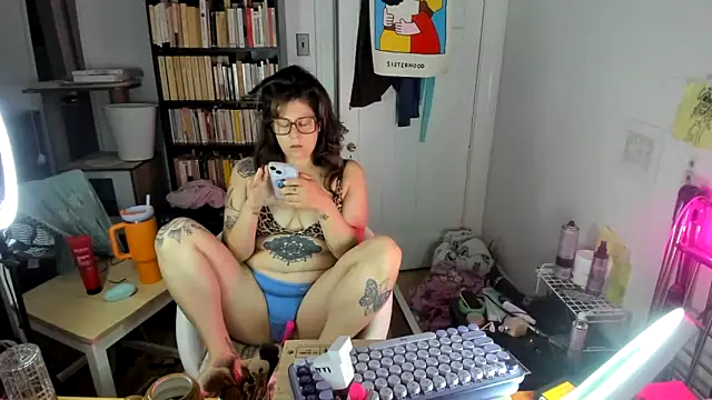 Snapshot of Rosiee69_ chatting on October 9, 2025, 11:41 am Rosiee69 online show from October 9, 2025, 11:41 am