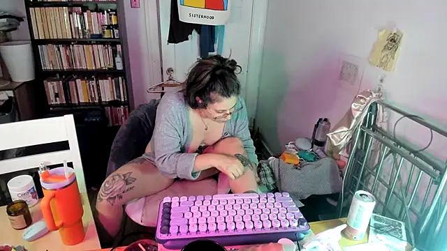 Snapshot of Rosiee69_ chatting on November 9, 2025, 2:21 am Rosiee69 online show from November 9, 2025, 2:21 am