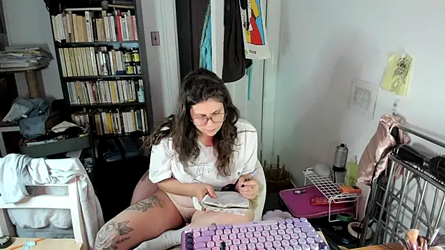 Snapshot of Rosiee69_ chatting on November 26, 2025, 9:16 pm Rosiee69 online show from November 26, 2025, 9:16 pm