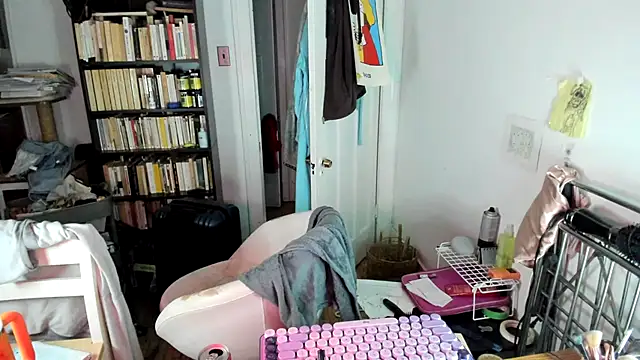 Snapshot of Rosiee69_ chatting on November 27, 2025, 12:29 pm Rosiee69 online show from November 27, 2025, 12:29 pm