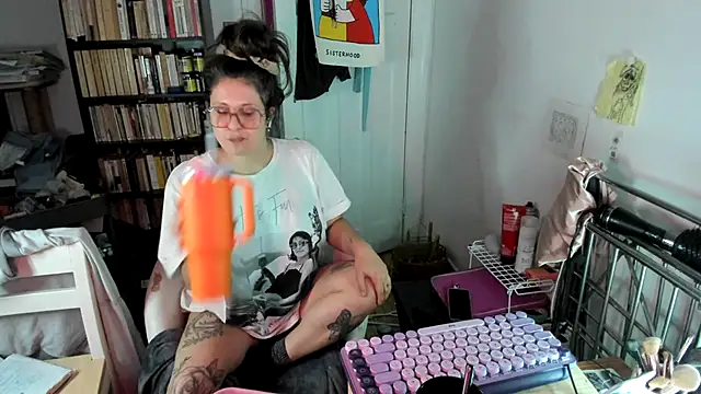 Snapshot of Rosiee69_ chatting on November 28, 2025, 12:35 am Rosiee69 online show from November 28, 2025, 12:35 am