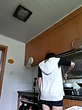 hebe-02 online show from November 3, 2025, 4:14 am