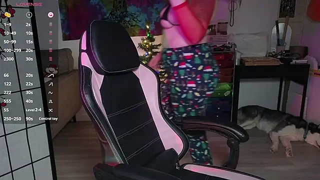 Snickerdoodles69 online show from November 26, 2025, 4:46 am