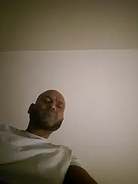 Snapshot of Mrnutella chatting on March 5, 2025, 5:29 am Mrnutella online show from March 5, 2025, 5:29 am