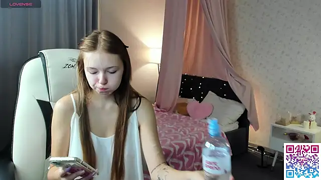 boozekirs  online show from September 24, 2025, 2:15 am