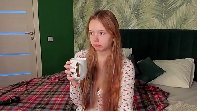 boozekirs  online show from November 14, 2025, 3:49 am