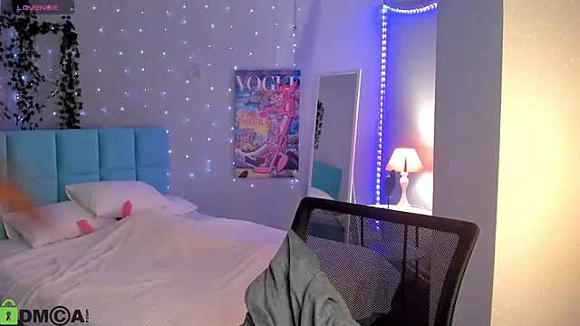 boozekirs  online show from April 1, 2026, 2:56 am