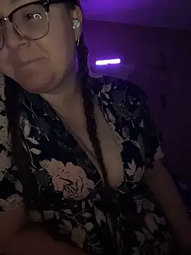 HTXBELLE online show from February 25, 2025, 12:47 am