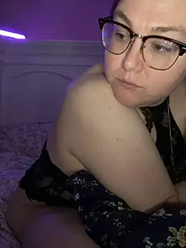 HTXBELLE online show from February 26, 2025, 9:42 am