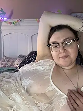 HTXBELLE online show from March 1, 2025, 3:38 pm