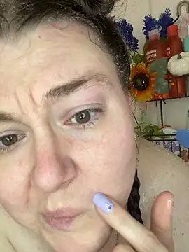 HTXBELLE online show from March 8, 2025, 6:32 am