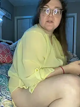 HTXBELLE online show from March 22, 2025, 3:20 am