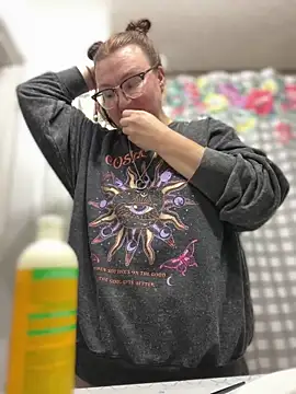 HTXBELLE online show from March 19, 2026, 4:33 pm