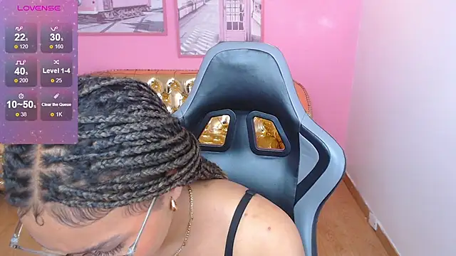 catalina25 t online show from February 5, 2026, 8:02 pm