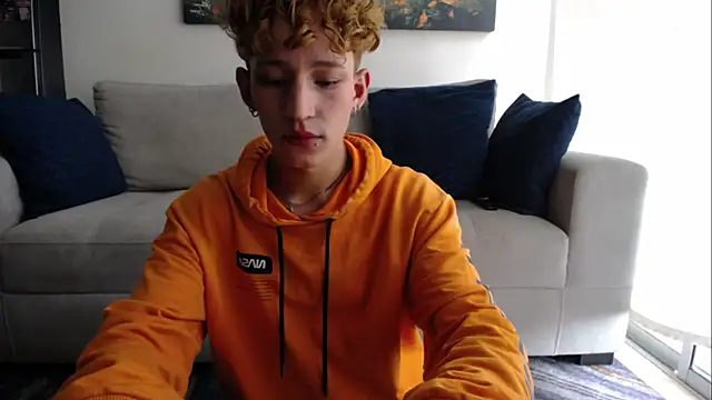 iiangel  online show from January 6, 2026, 5:27 pm