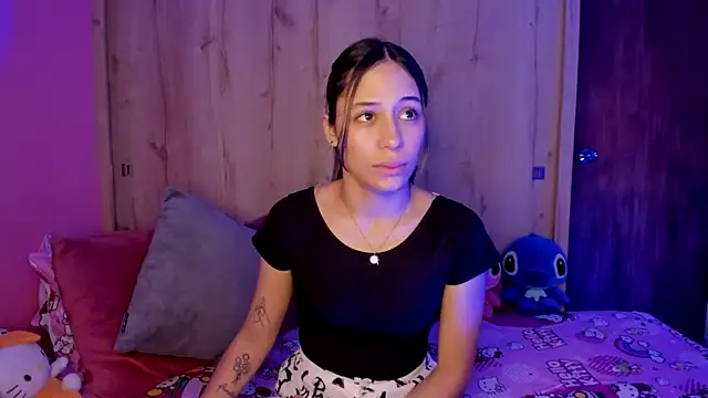 Snapshot of TANIA_06 chatting on June 4, 2026, 1:06 pm TANIA 06 online show from June 4, 2026, 1:06 pm