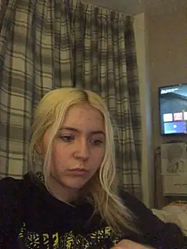 Snapshot of Blondie_Sofia_Essexbabe chatting on March 17, 2025, 11:54 pm Blondie Sofia Essexbabe online show from March 17, 2025, 11:54 pm