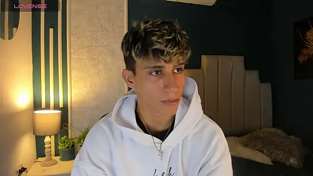 Allex Cano online show from March 5, 2025, 3:08 am