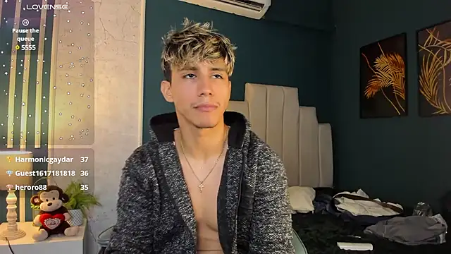 Allex Cano online show from March 17, 2025, 5:49 pm